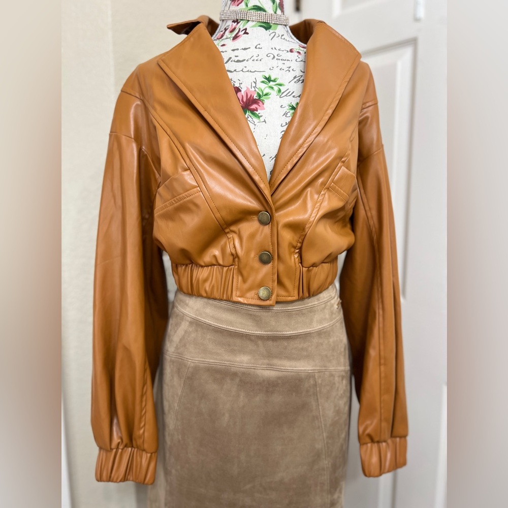 NWOT L'ATISTE Tan Leather Jacket with Cropped Design